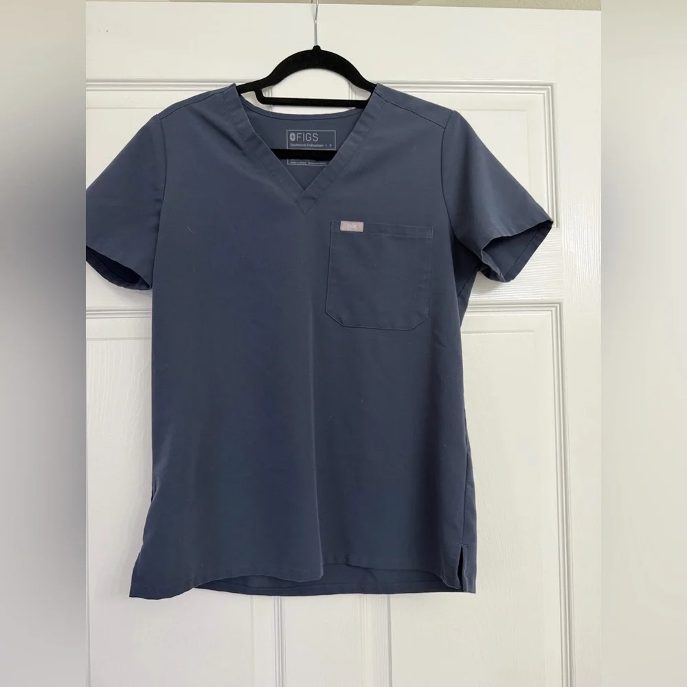 FIGS Technical Collection Catarina one-pocket scrub top | Size small - Picture 1 of 6